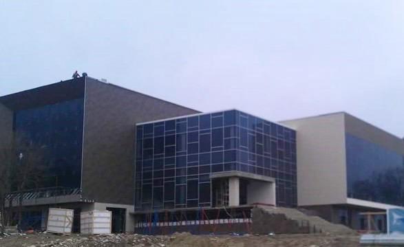 Xızı rayon Heydər Əliyev Mərkəzinin inzibati binası.Ətraflı:Seramik və aluminum işləri.